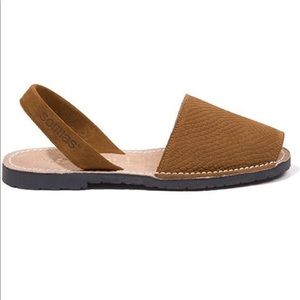 Solillas Suede Slides